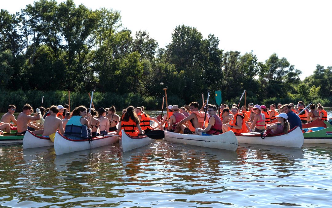 Hogyan készülj fel egy Tisza-tavi kenutúrára családdal?